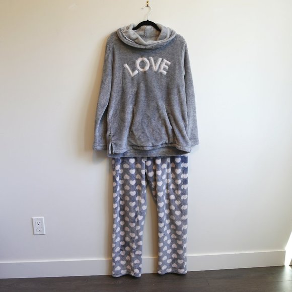 Plush "LOVE" Women's XL Pajama Set - Picture 1 of 7
